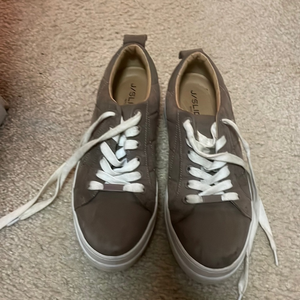 J/slides tennis shoes size 6